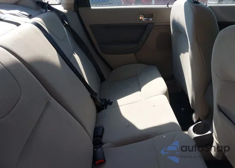 2008 Ford Focus Se/Ses z USA, uszkodzony, nr VIN 1FAHP35N68W217460